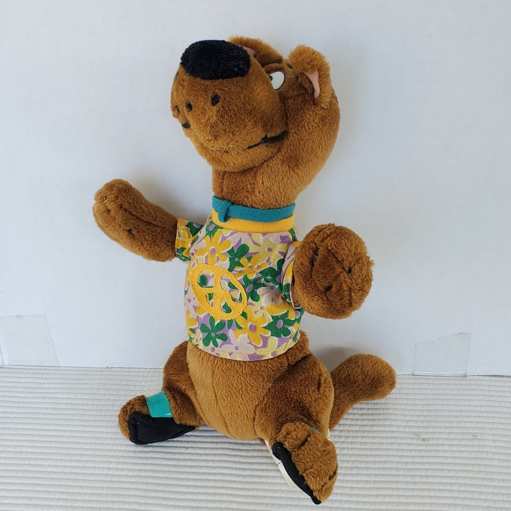 Scooby Doo 12" Hippie Peace Cartoon Network Vintage Plush Play By Play Toys